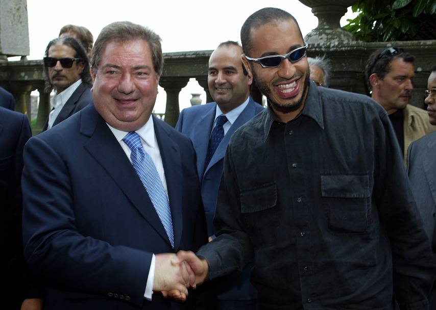 29 giugno 2003: l&#39;ex presidente del Perugia Luciano Gaucci accoglie Saadi Al Gaddafi. Reuters